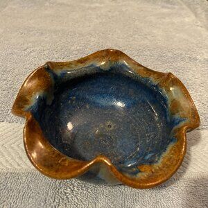 VTG Pigeon Forge Hand Turned Pottery Blue/Brown Bowl-Ruffled Edges-Signed-EX CND